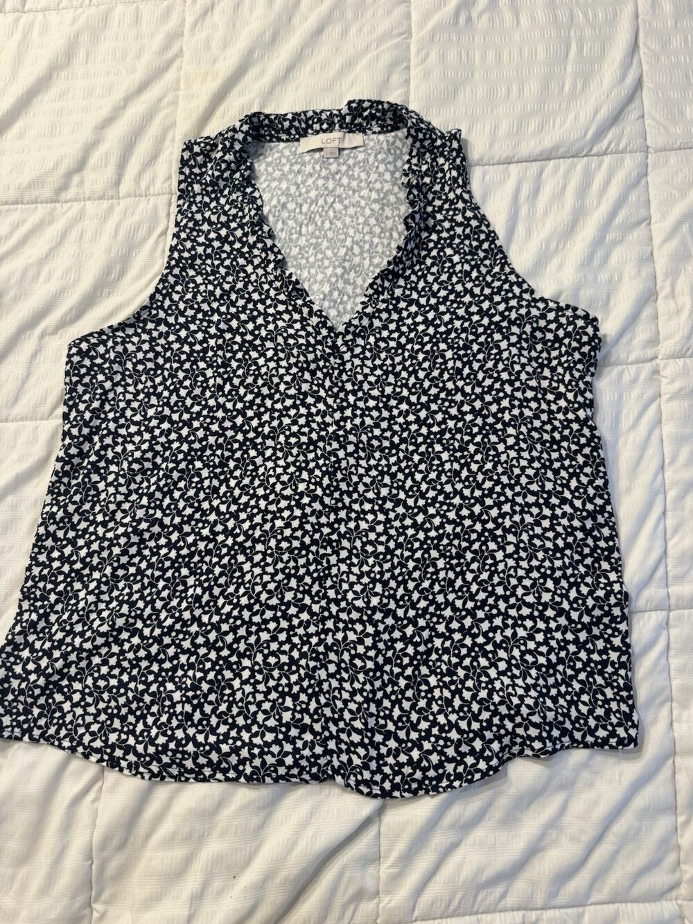 LOFT Tank Women's Large Navy Cream Floral Office Loose Career Summer Spring